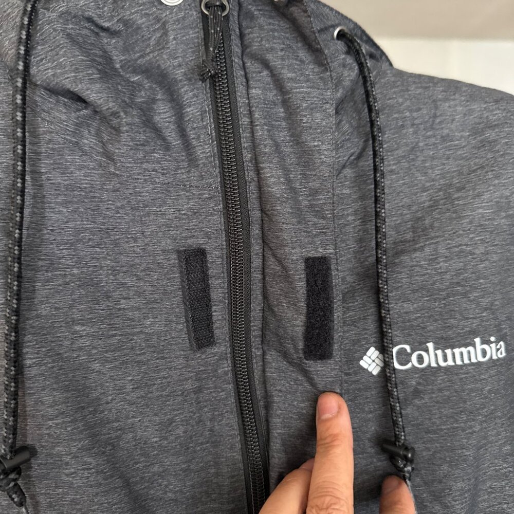 Columbia Mens Grey Hooded Lightweight Rain Jacket Size M Water-Resistant With Ad